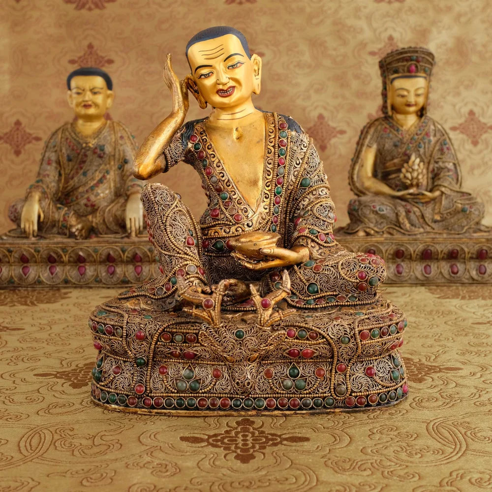 Milarepa Statue mit Filigran, er ist Teil des Guru Ensemble.