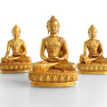 Set aus 3 kleinen Buddha Statuen, Shakyamuni, Amitabha und Bhaisajy Guru. Detaillierter Kupferguss, vergoldet.