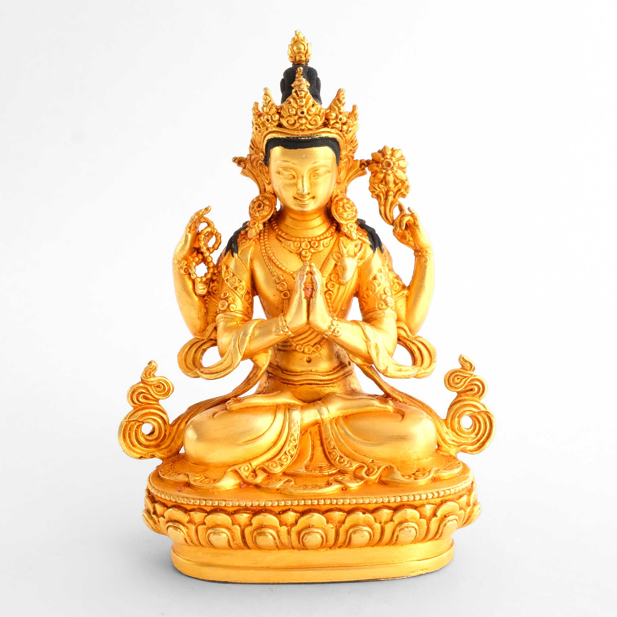 Avalokiteshvara Statue, Chenrezig, kleine vergoldete Figur, detaillierter Kupferguss. Vierarmige Form, vordere Hände am Herzen mit dem wunscherfüllenden Juwel.