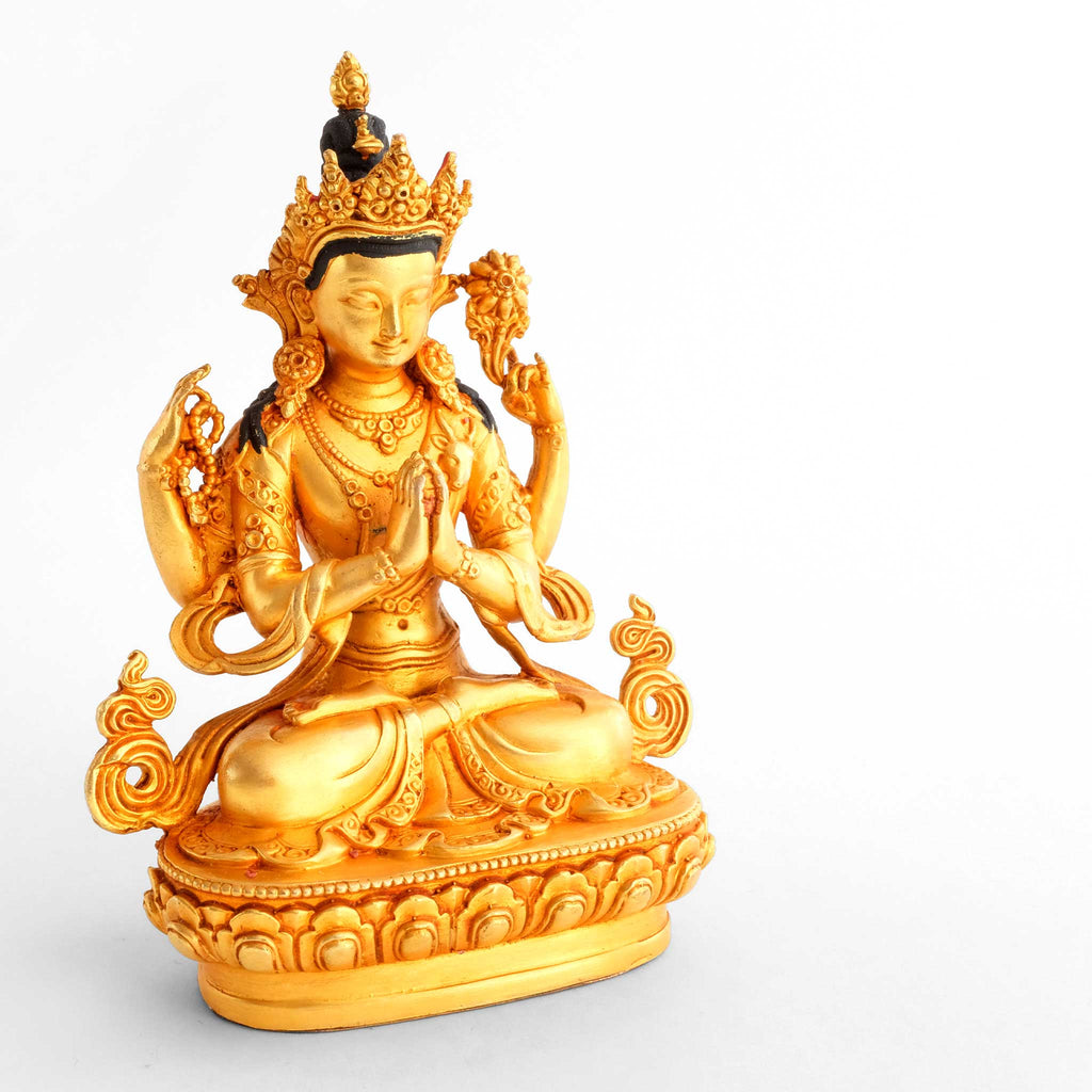 Avalokiteshvara Statue, Chenrezig, kleine vergoldete Figur, detaillierter Kupferguss. Seitenansicht.