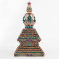 Mit Filigran verzierte, mehrstöckige buddhistische Stupa mit Kristall Dome.