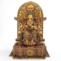 Maitreya Buddha statue, auf einem Thron sitzend, mit Nimbus, Hintergrund. Reich geschmückt mit Repoussé und Filigran, akzentuiert mit farbigen Steinen. 