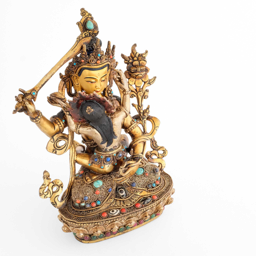 Manjushri in Yab Yum mit Gefährtin, Seitenansicht der Statue mit Filigran und farbigen Steinen