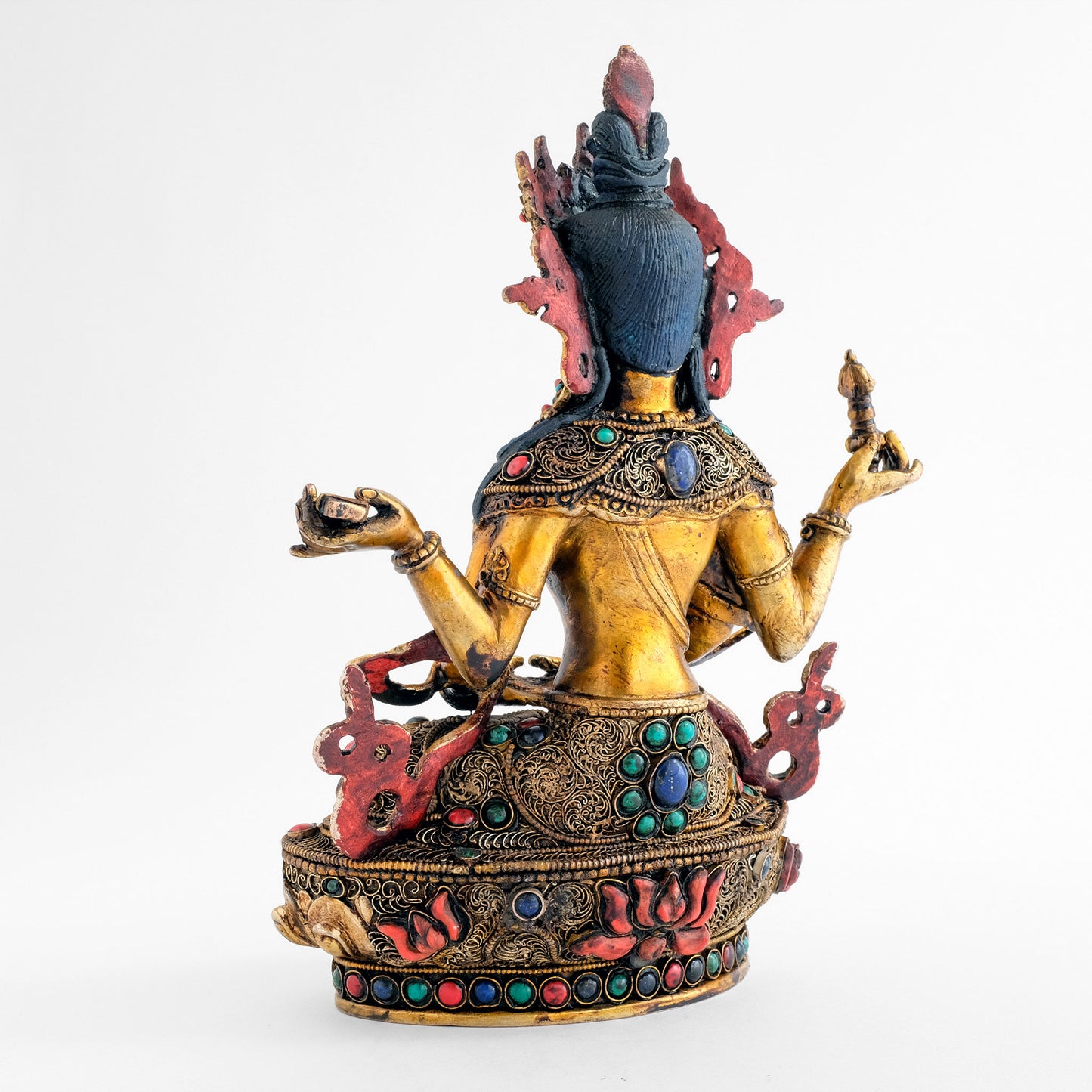 Prajnaparamita Statue, Rückenansicht mit feiner Filigran Verzierung und geschnitzter Lotosblüte.