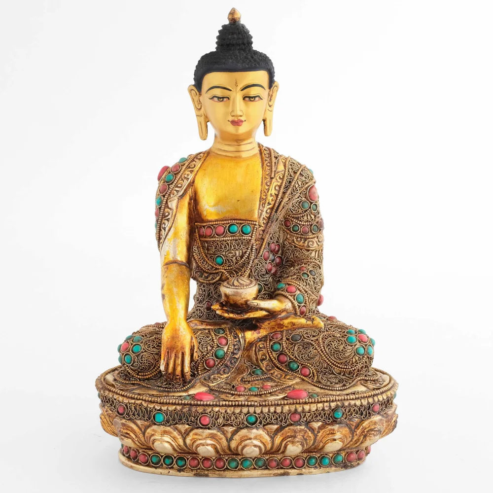 Vergoldete Shakyamuni Buddha Statue mit farbigen Steinen akzentuiert. 