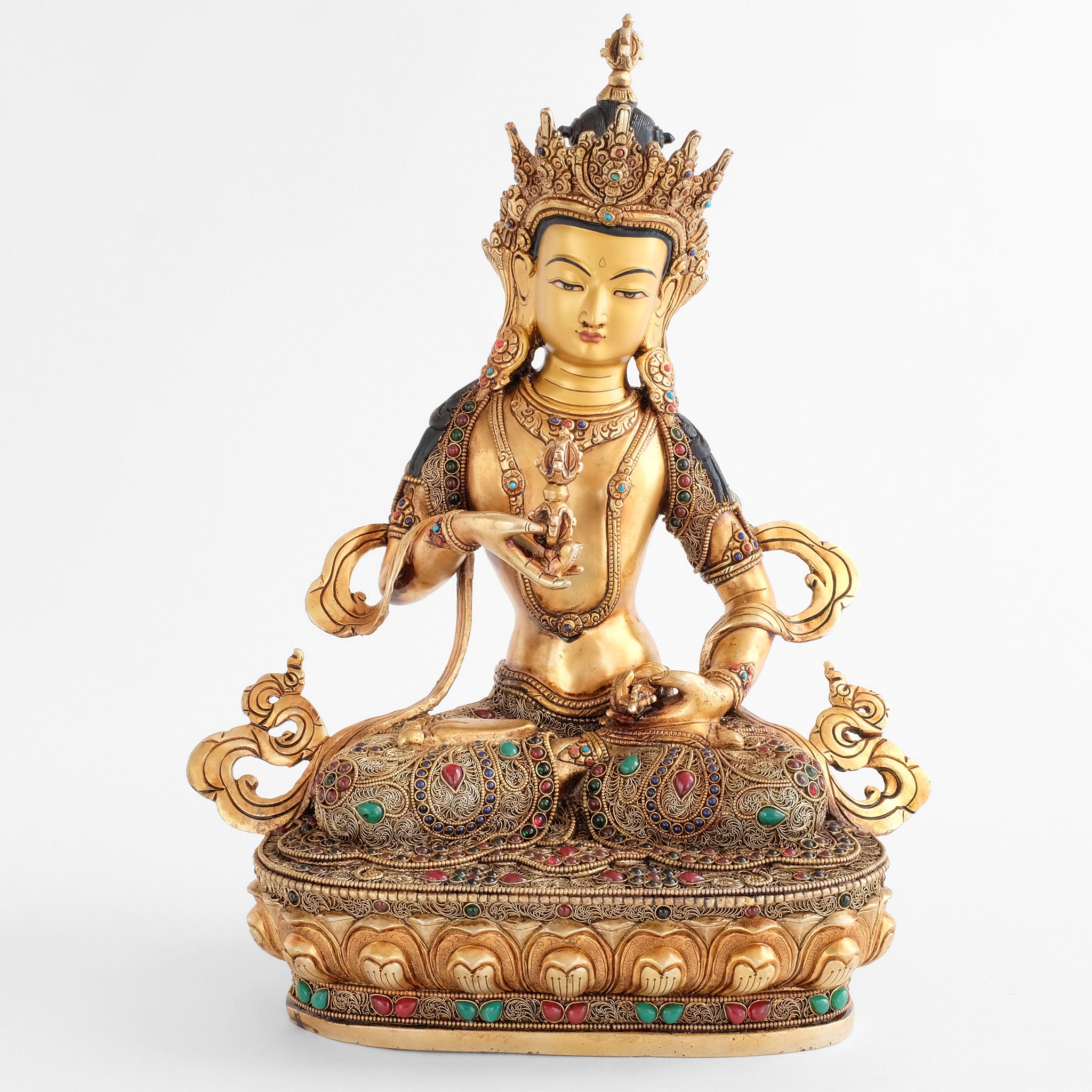 Vajrasattva Statue, Dorje Sempa, mit Filigran verziert, vergoldet und versilbert, mit farbigen Steinen besetzt.
